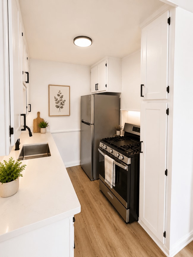 Photo - 820 S Gramercy Place