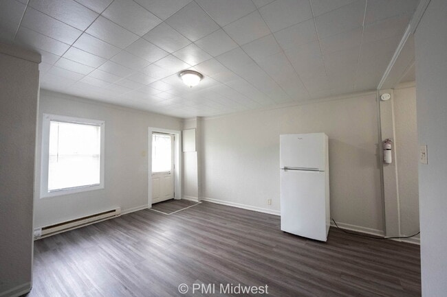 Photo - "Cozy Studio Living: Efficient & Affordable Space in Greenfield, IN!" Unit Apt 2
