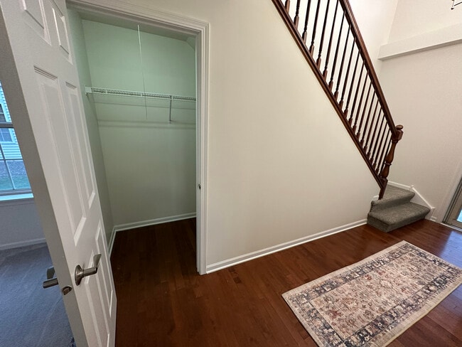 Photo - 560 Lancaster Dr