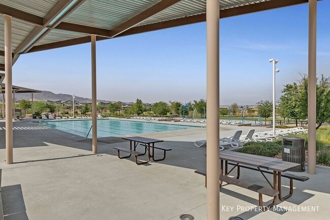 Photo - 530 Red Lovebird Ave