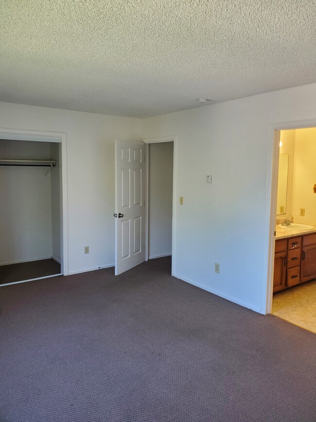 Photo - 138 N Willow St