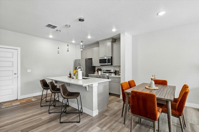 Photo - 16440 Alzere Pl