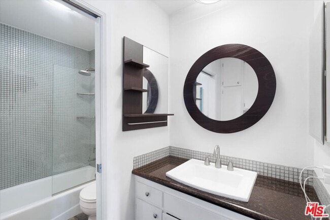 Photo - 968 Larrabee St Unit 210