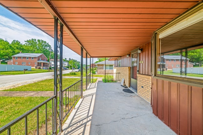 Photo - 414 Sells Ln