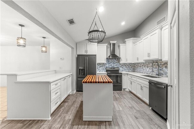 Photo - 41 Palm Valley Dr E