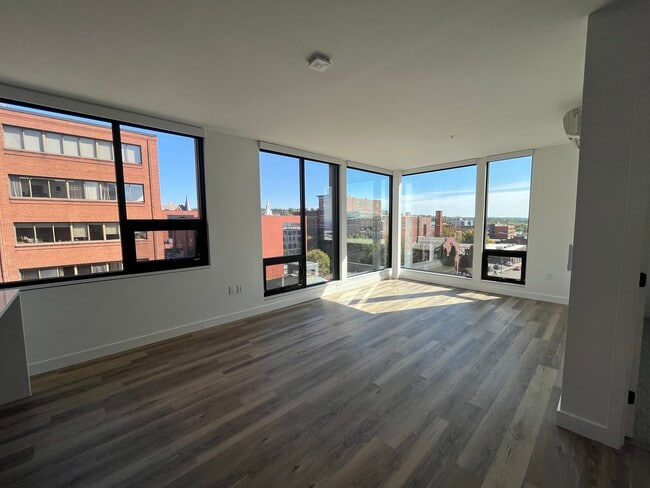 Photo - 77 Residences