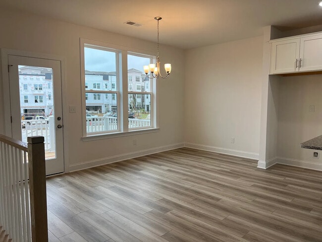 Room in Townhome on Walnut Hl Rd NW