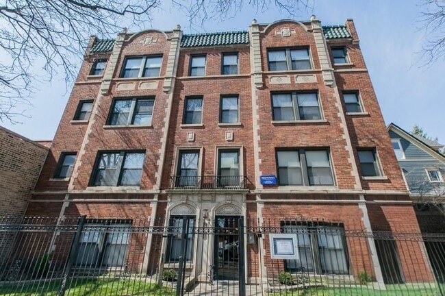 Building Photo - 4546 N Damen Ave