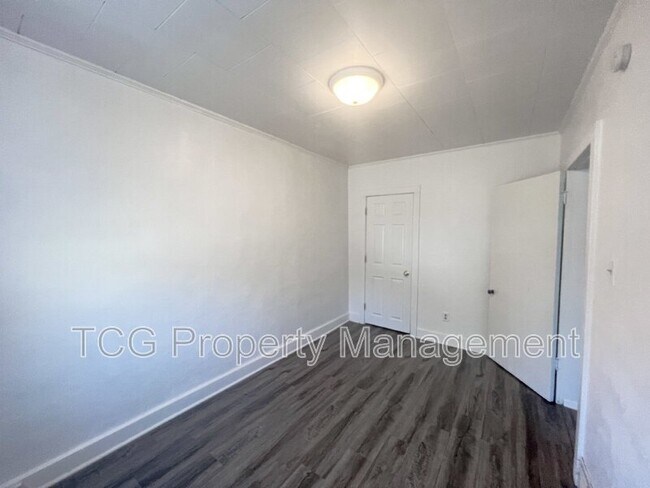 Photo - 915 Jones Ave