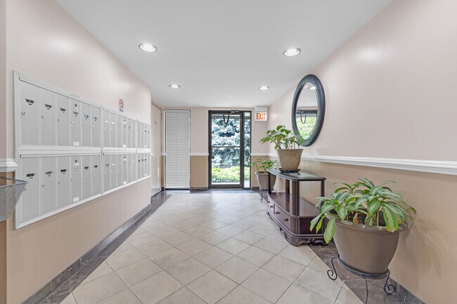 Photo - 6400 N Ridge Blvd Unidad 201