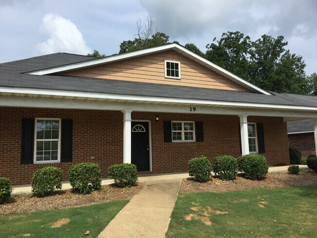 Building Photo - 4bed/4bath in Eagles Landing for JULY!