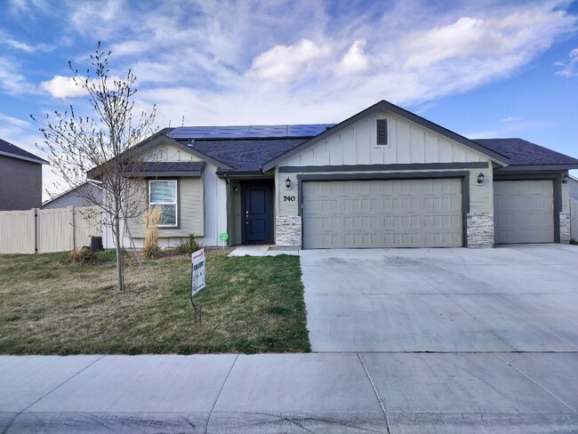 Photo - 740 SW Raelynn St Casa