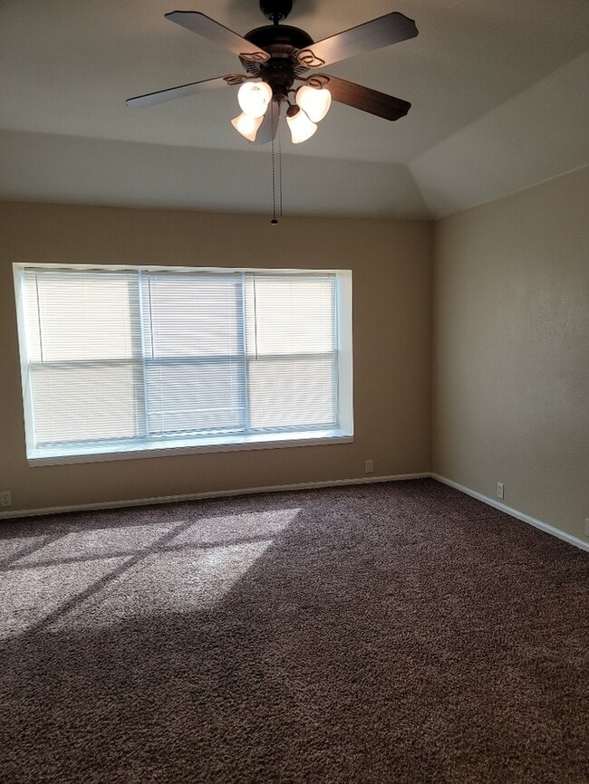 Photo - MANSFIELD ISD- ARLINGTON 3/2/2 IN LA FRONTERA