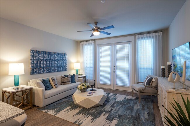 Building Photo - 15915 Kingfield Dr Unit 1331 Rental