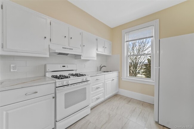 Photo - 81 N Washington St Unit 2nd Floor