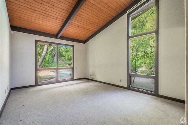 Building Photo - 1340 Oak View Ave Rental