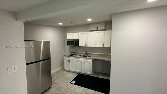 Building Photo - 408 S 9th St