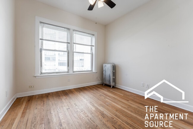 Photo - 3926 N Pine Grove Ave Unit 3W