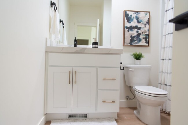 Photo - 1802 Drake Ln