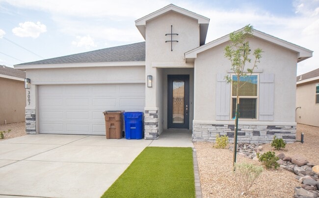 Building Photo - 3007 San Jenaro Dr