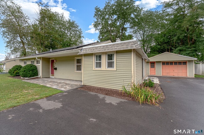 56 Greenfield Dr