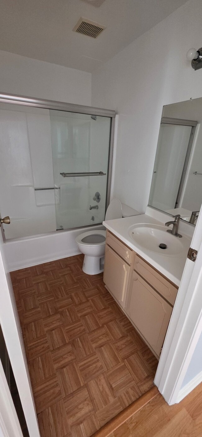 Photo - 125 Olive St Unidad 103