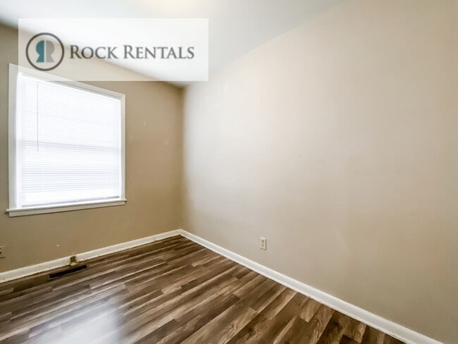 Photo - 3 Bed 1 Bath with Garage