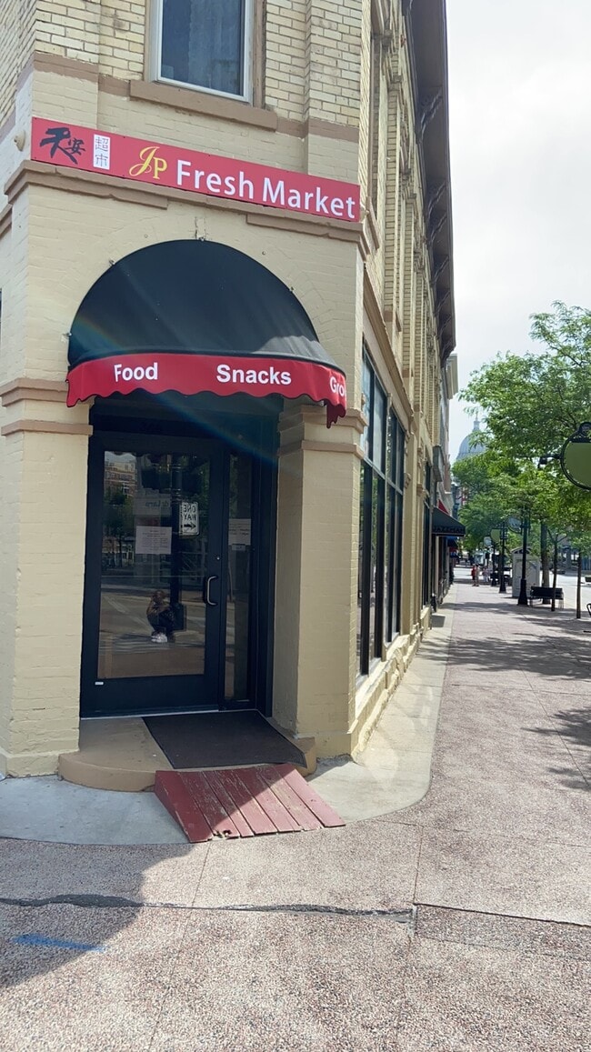 Downstairs store - 344 State St Unit 1