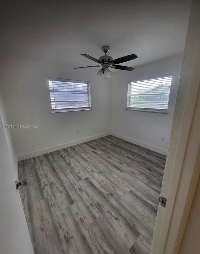 Photo - 1467 SW 3rd St Unit 2