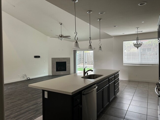 Building Photo - Just reduced! Beautiful home in templeton