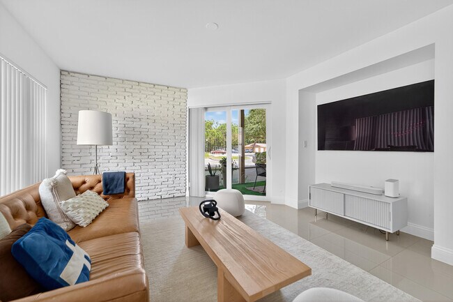 Photo - 4807 Via Palm Lakes Via Unidad 1501