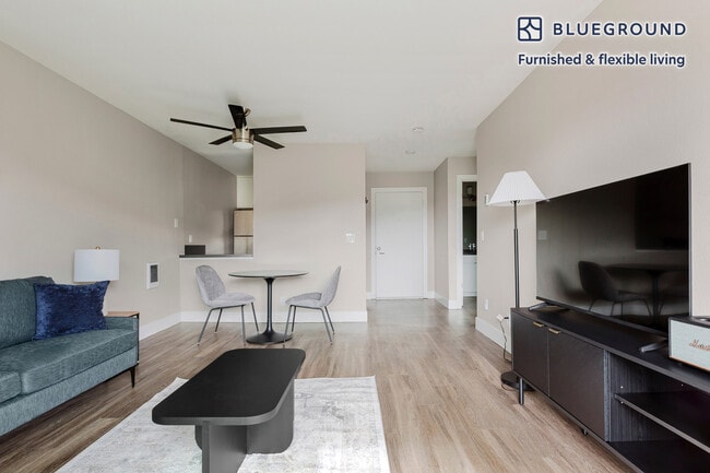 Photo - 766 Edgewater Blvd Unidad FL3-ID2053