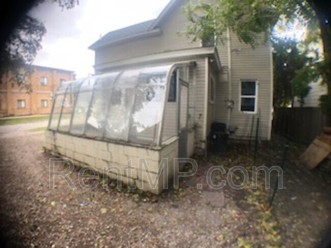 Photo - 406 E Michigan St