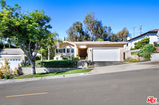 Building Photo - 2623 S Beverly Dr Rental