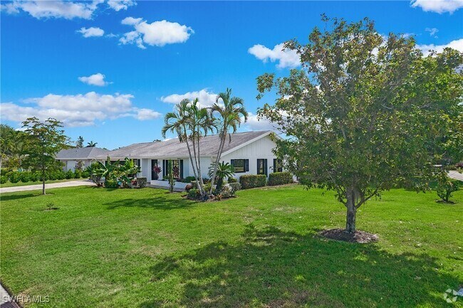 Building Photo - 27 Pebble Beach Blvd Rental