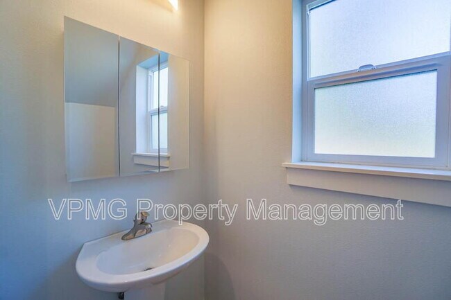 Photo - 10703 NE 70th St Unit 1