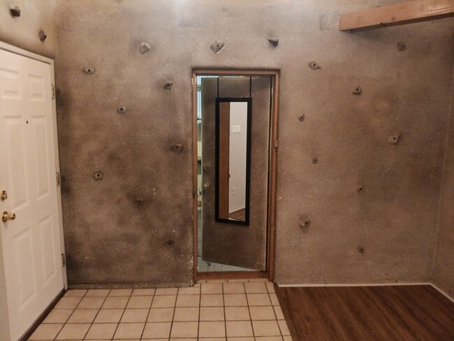 Photo - 3 Bedroom, 2 Bathroom Home! Schedule a Showing Soon!