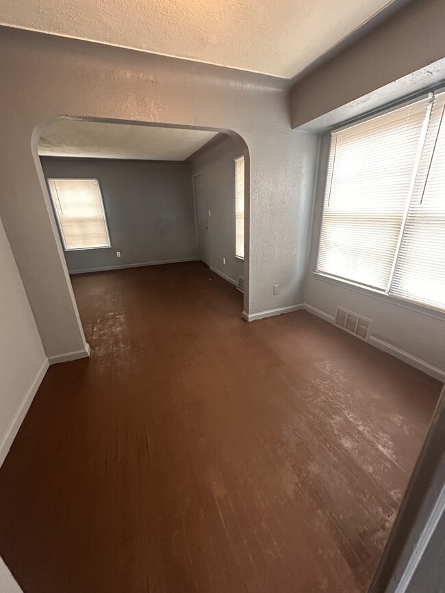 Photo - 8601 Burt Rd