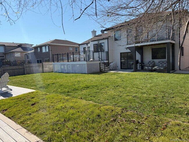 Building Photo - 640 Derby Ave