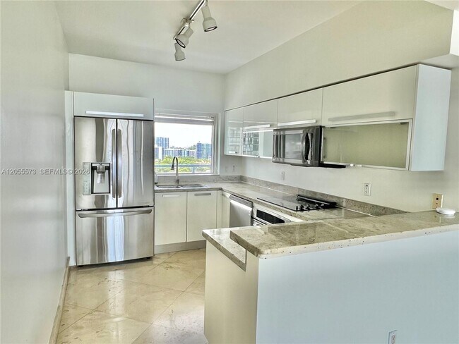 Photo - 601 NE 36th St Unit 1307