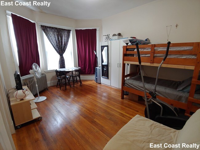 76 Gordon St Unit 1