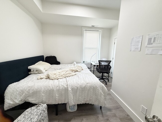 Photo - 301-305-305 Dudley St Unit 2