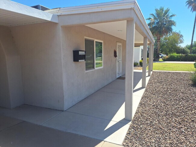 Photo - 1748 W Glenrosa Ave