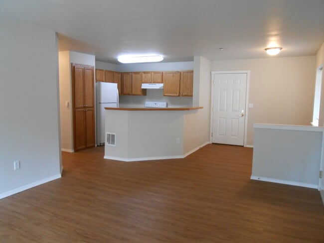 Photo - Selkirk Lodge Apartments