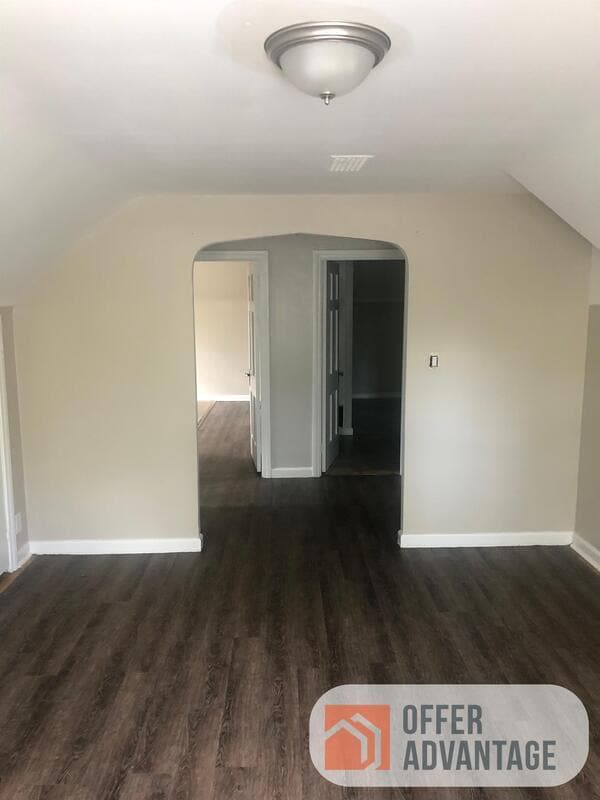 Photo - 1469 Genesee Rd