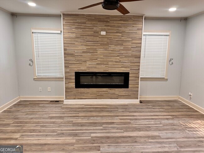 Photo - 2680 Acadia St