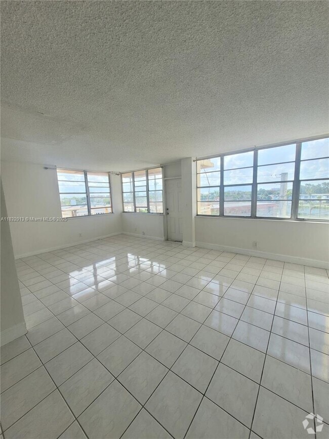 Building Photo - 2025 NE 164th St Unit 416 Rental