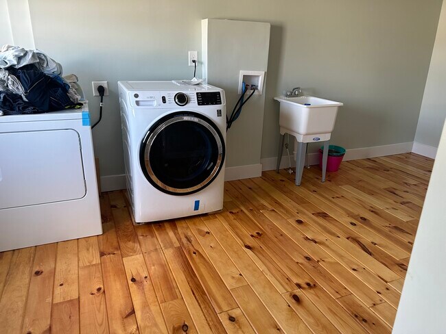 Photo - 1111 Evans Rd