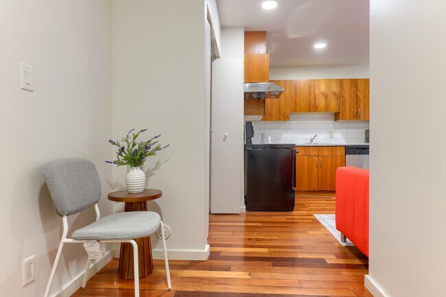 Photo - 440 Richards St Unit 204