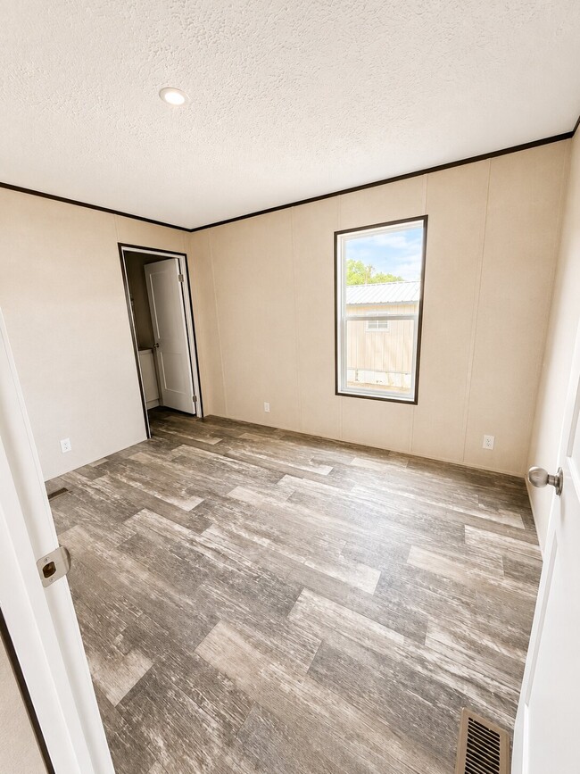 Photo - 161 Fowler Cir